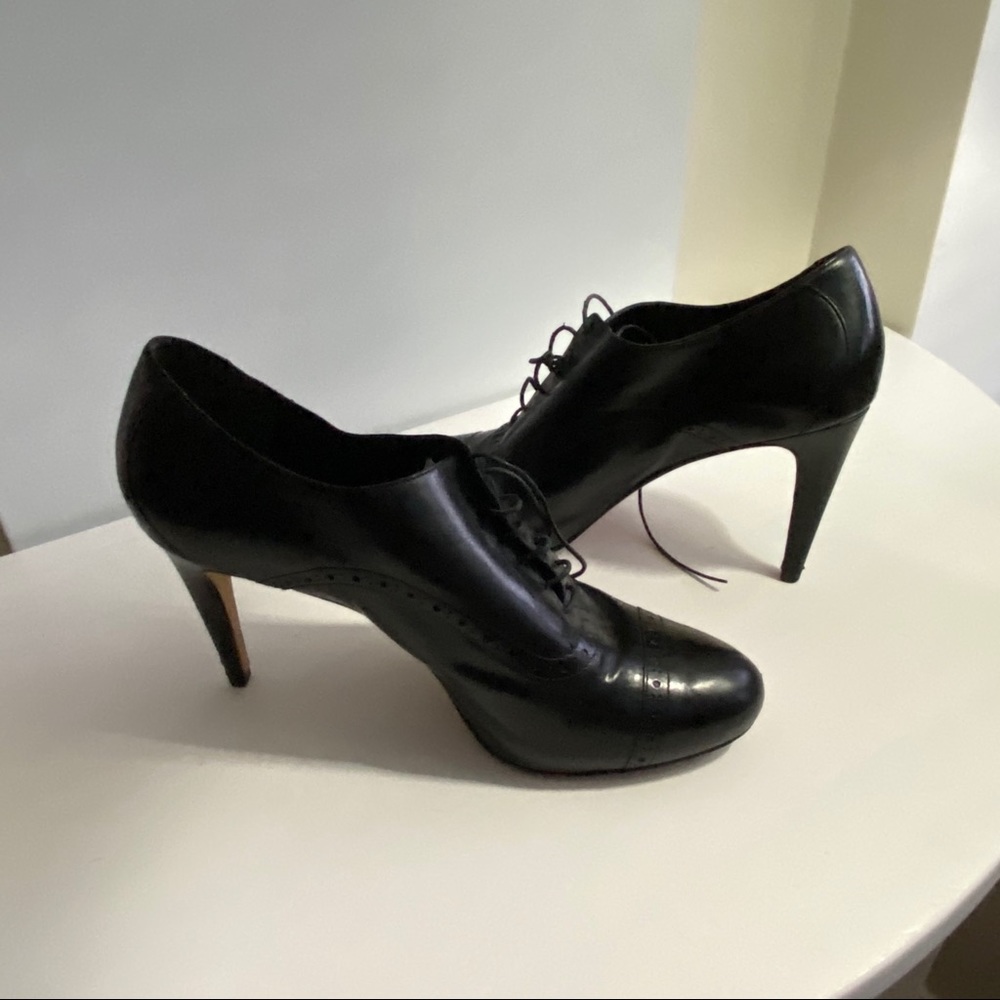 COLE HAAN vintage heeled oxfords, leather laces